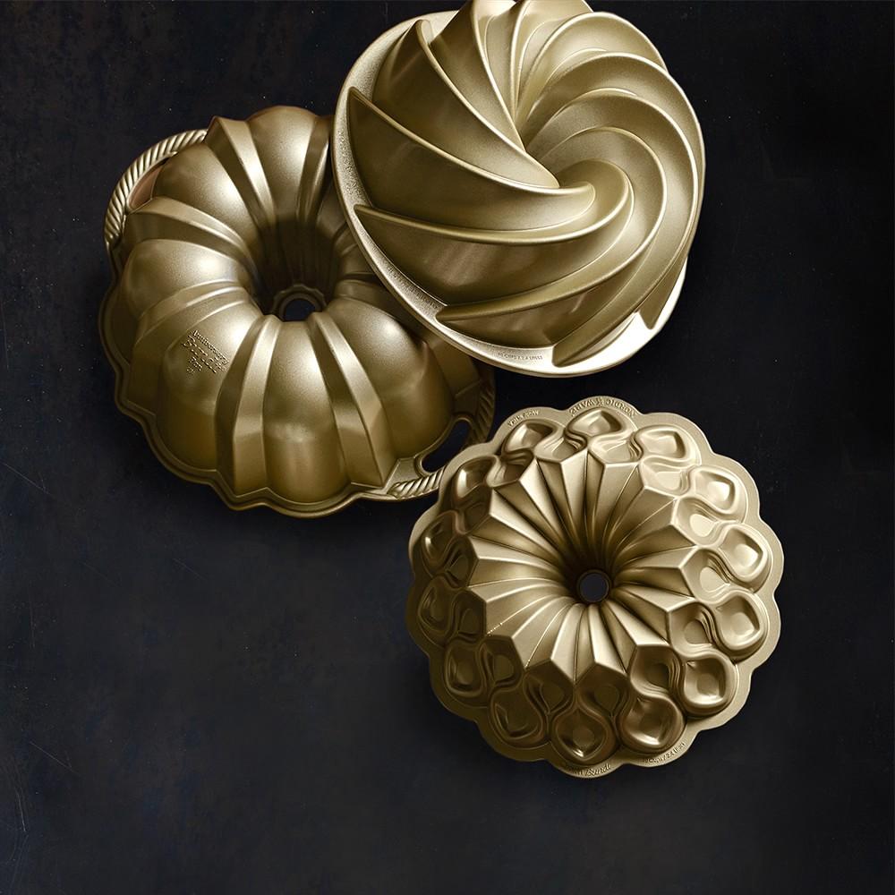 Nordic ware crown deals bundt pan